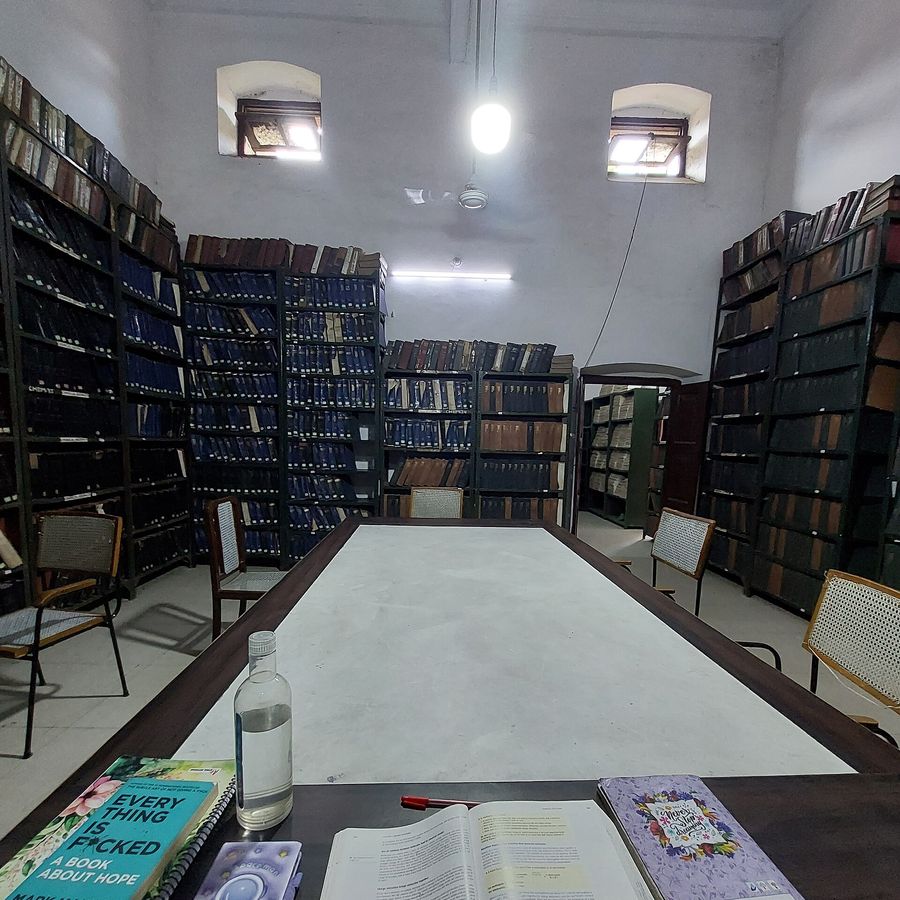 قاعة المطالعة