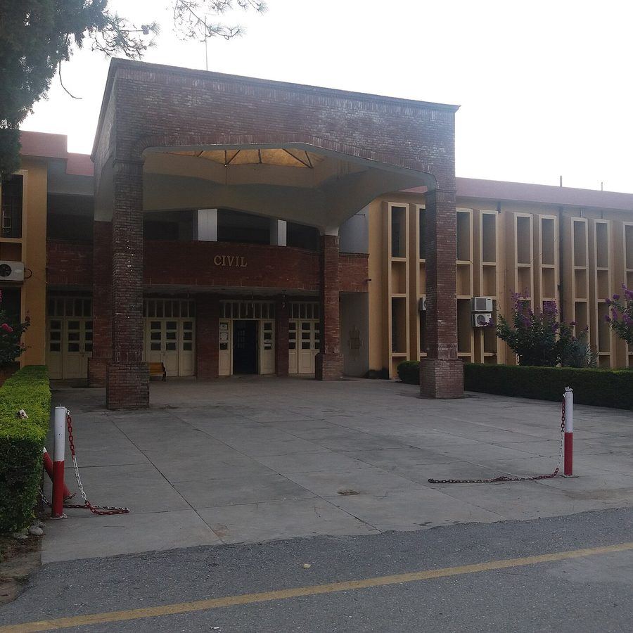 مبنى كلية الهندسة